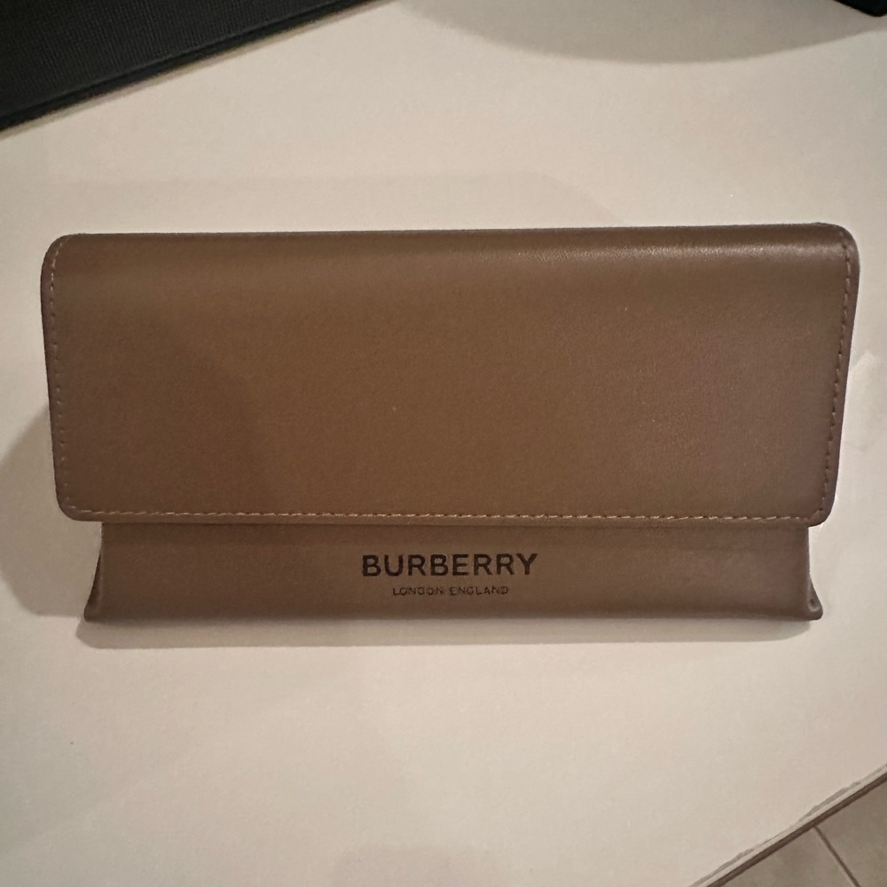 Burberry Black Plastic Rectangle Sunglasses Gold Mirror Lens - Picture 9 of 11